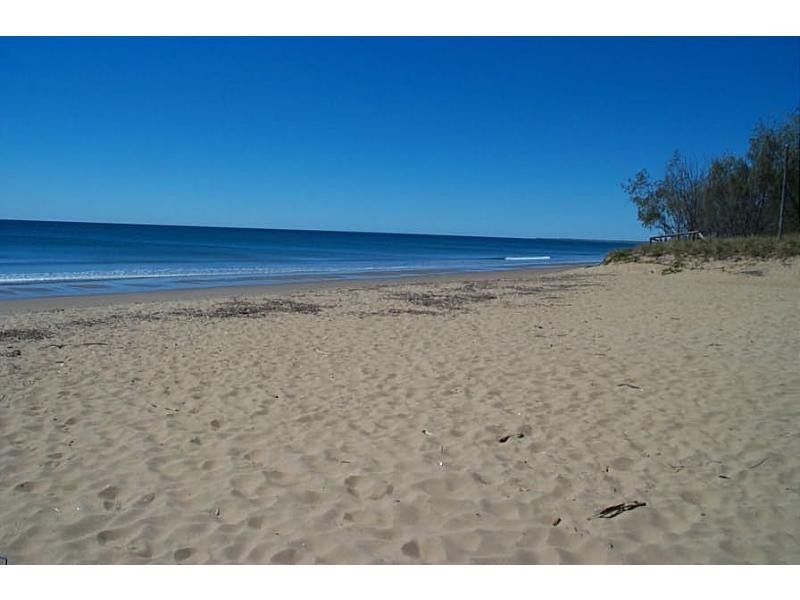 Moore Park Beach QLD 4670