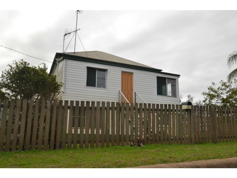 7 CROSS Street, Bundaberg East QLD 4670