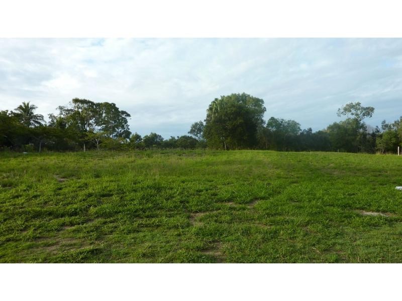 Moore Park Beach QLD 4670