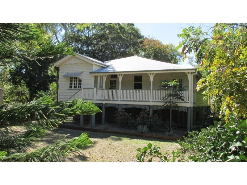 8 Kingfisher Crescent, Moore Park Beach QLD 4670