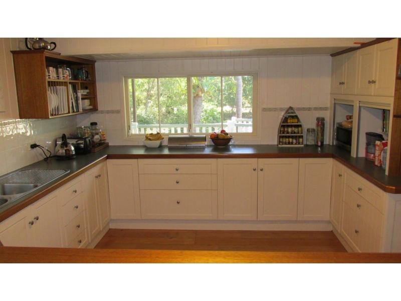 8 Kingfisher Crescent, Moore Park Beach QLD 4670