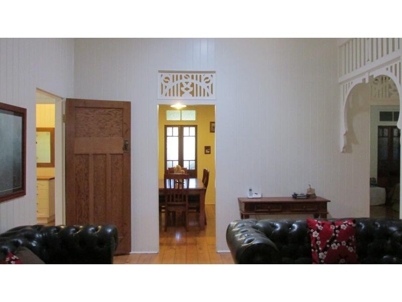 8 Kingfisher Crescent, Moore Park Beach QLD 4670