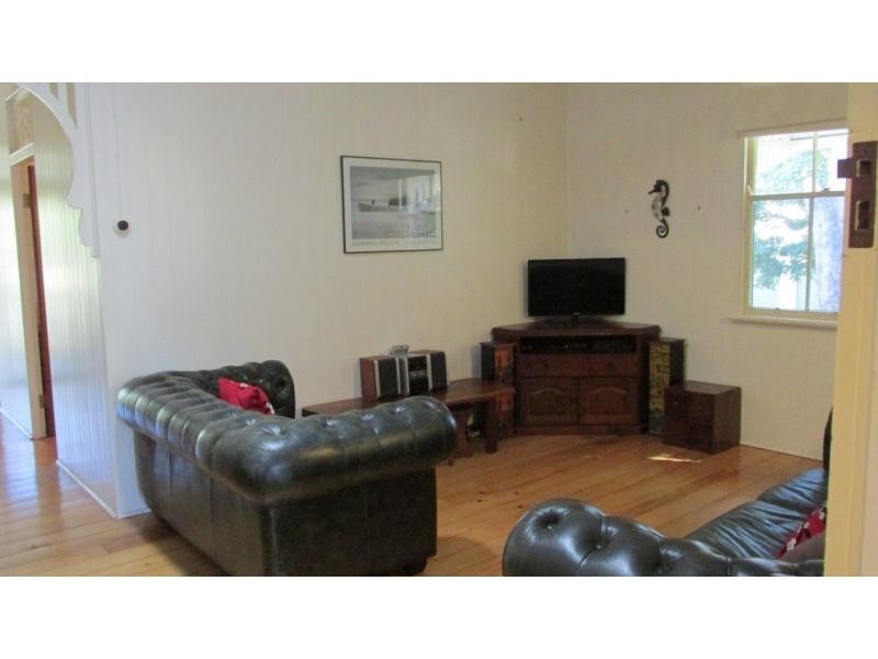 8 Kingfisher Crescent, Moore Park Beach QLD 4670