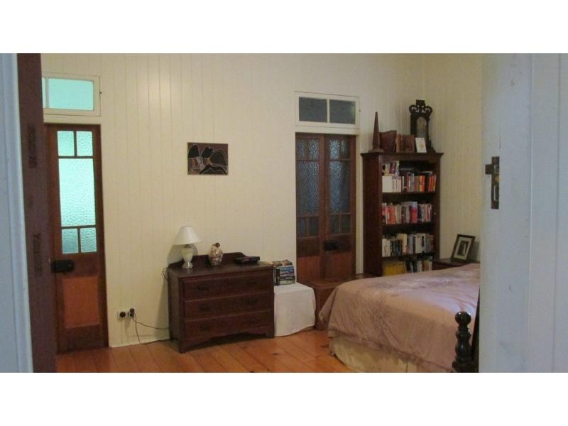 8 Kingfisher Crescent, Moore Park Beach QLD 4670