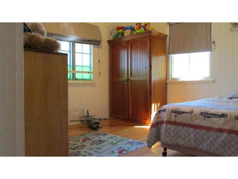 8 Kingfisher Crescent, Moore Park Beach QLD 4670