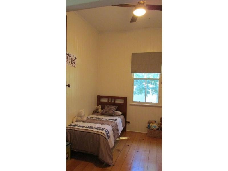 8 Kingfisher Crescent, Moore Park Beach QLD 4670