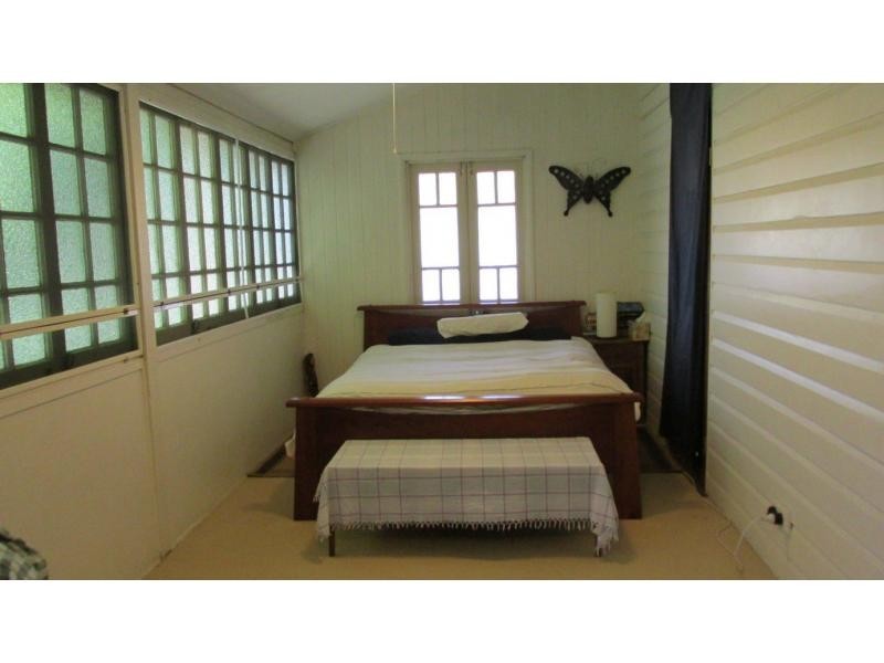 8 Kingfisher Crescent, Moore Park Beach QLD 4670