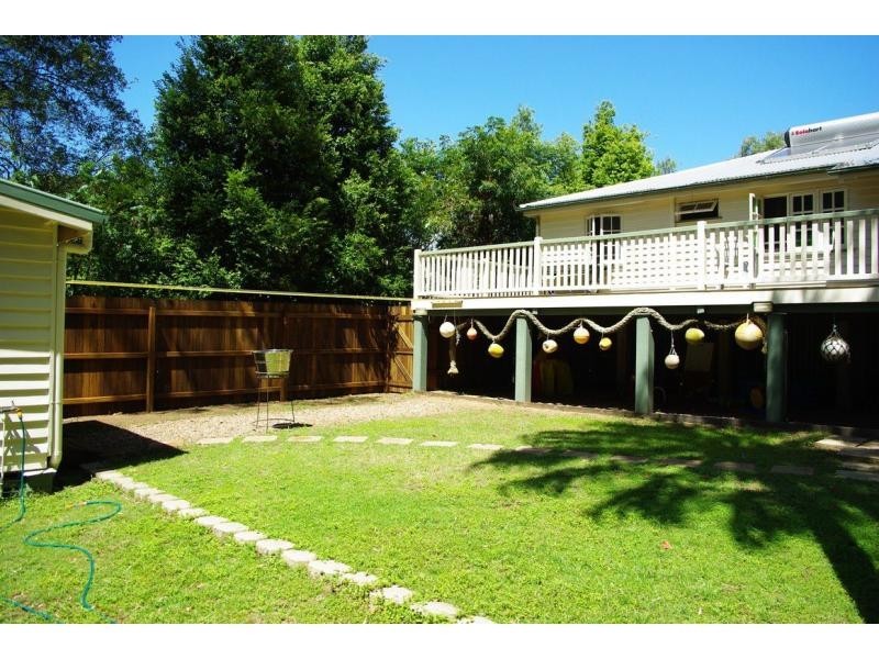 8 Kingfisher Crescent, Moore Park Beach QLD 4670