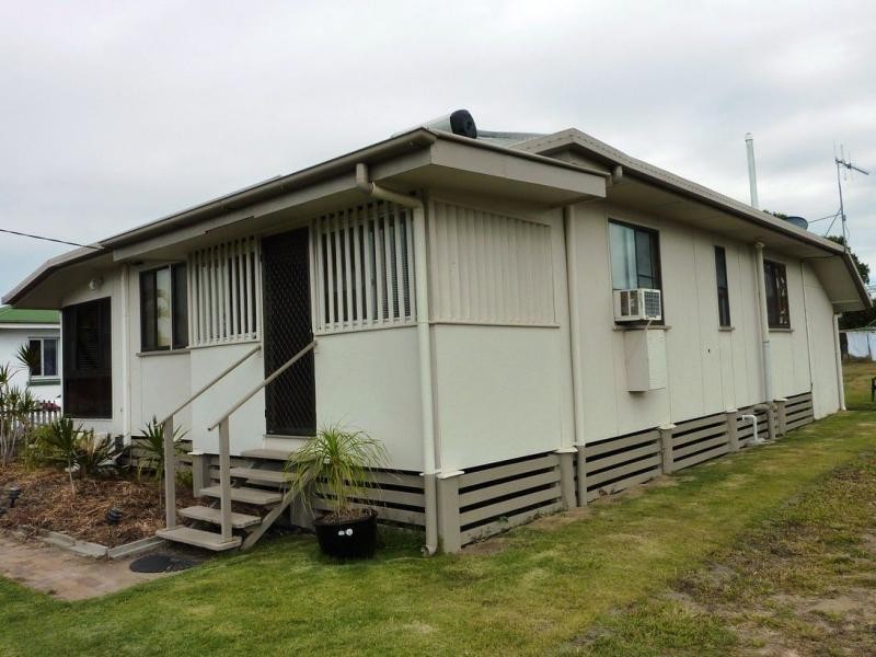 2 Wainwright Street, Svensson Heights QLD 4670