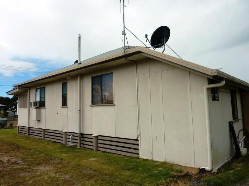 2 Wainwright Street, Svensson Heights QLD 4670