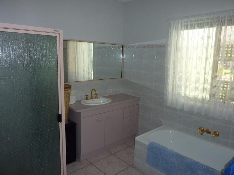 1 Grahams Road, Sharon QLD 4670