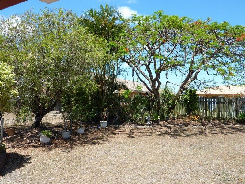 13 East West avenue, Avoca QLD 4670