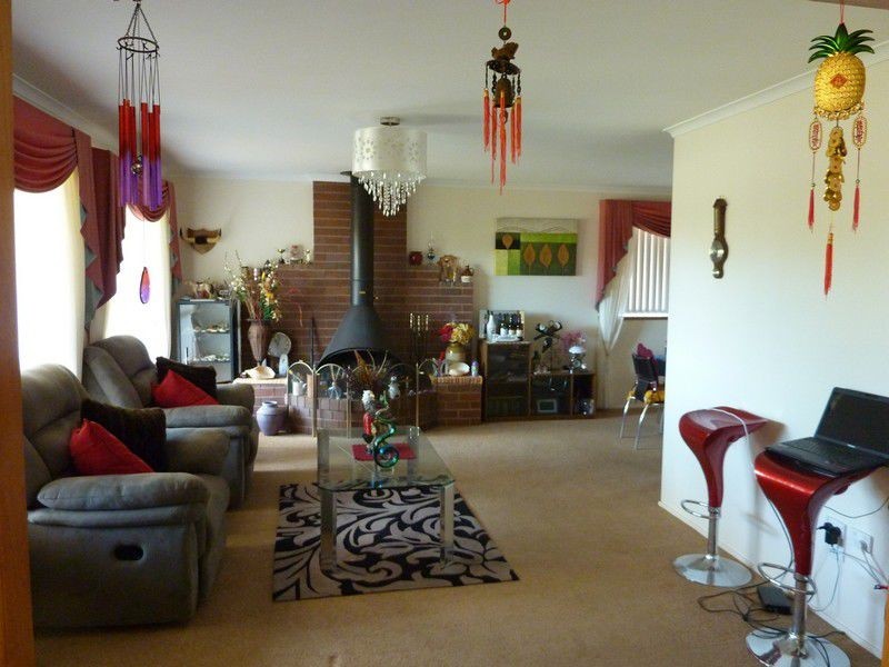 13 East West avenue, Avoca QLD 4670