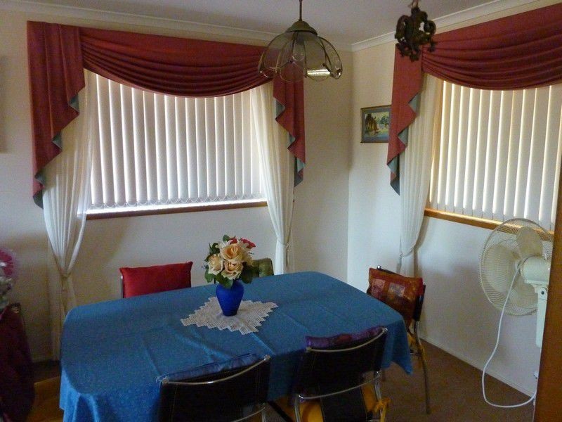 13 East West avenue, Avoca QLD 4670