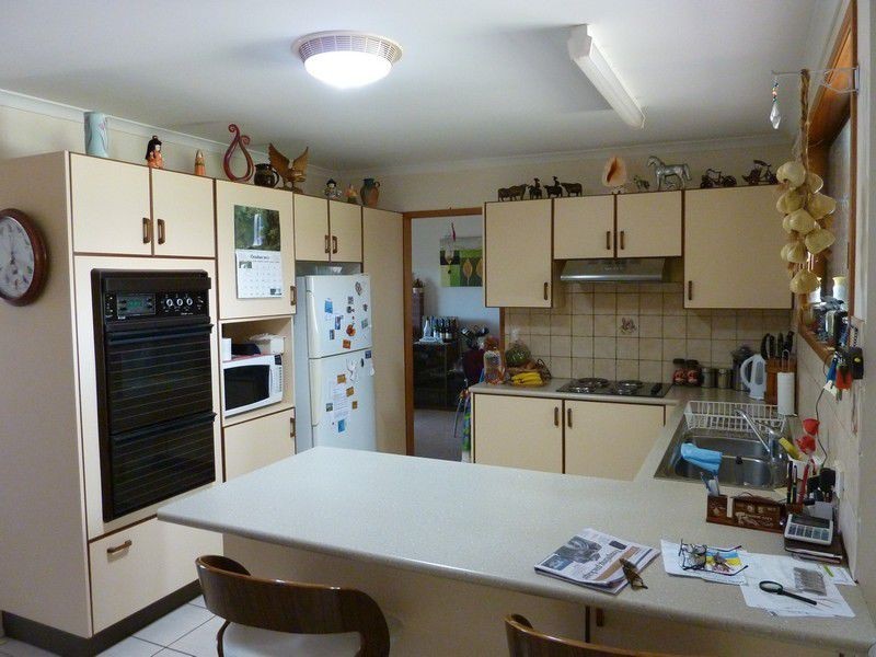 13 East West avenue, Avoca QLD 4670