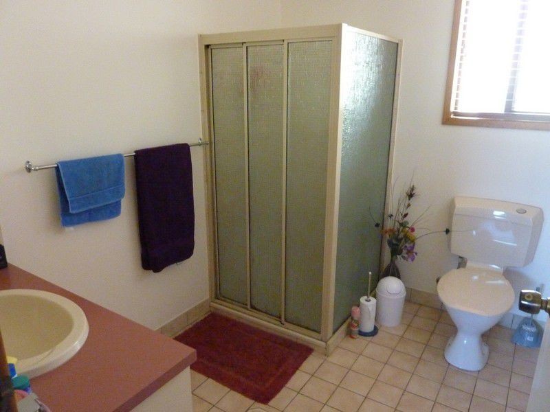 13 East West avenue, Avoca QLD 4670