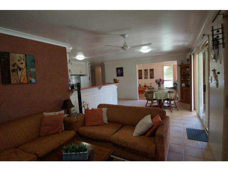 8 St Mary’s, Kepnock QLD 4670
