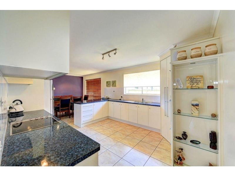 286 Batchlers Road, Gooburrum QLD 4670