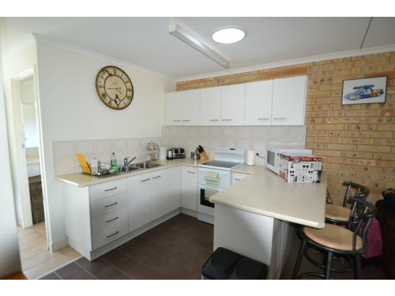 Unit 3/2 Adams Street, Bundaberg West QLD 4670