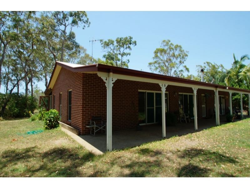 Moore Park Beach QLD 4670