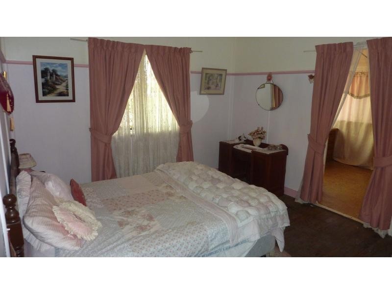 39 Svensson Street, Svensson Heights QLD 4670