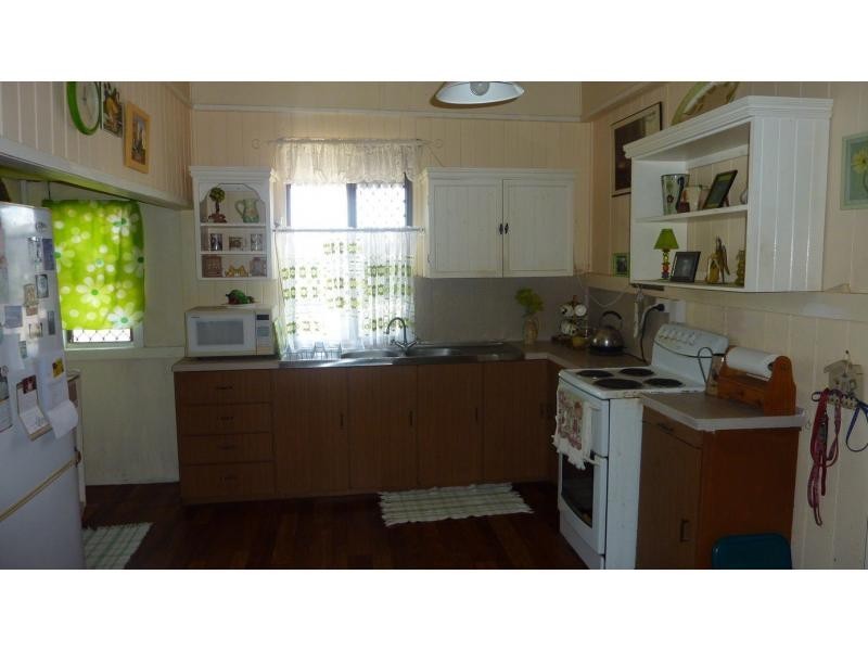 39 Svensson Street, Svensson Heights QLD 4670