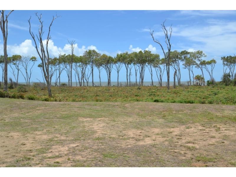 Moore Park Beach QLD 4670