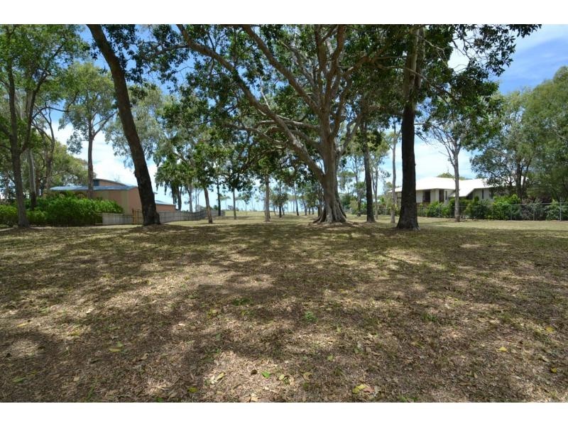 Moore Park Beach QLD 4670