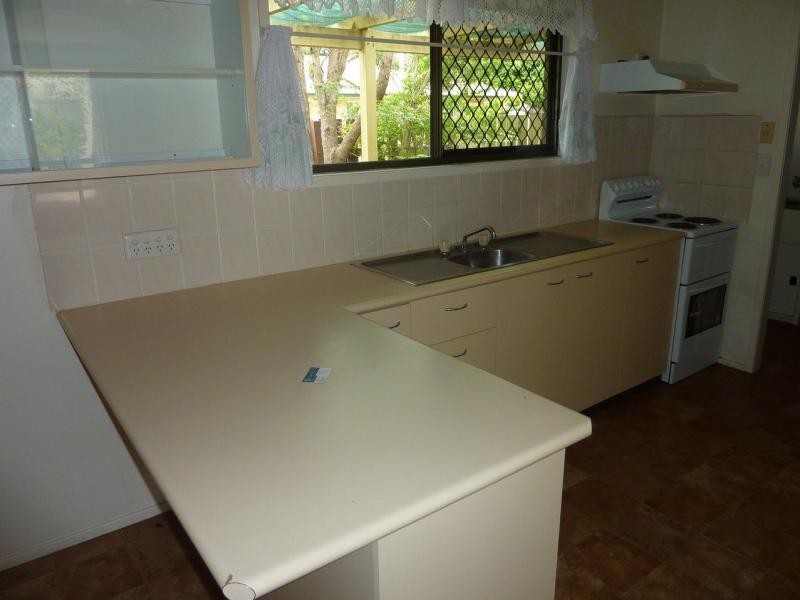 Avenell Heights QLD 4670