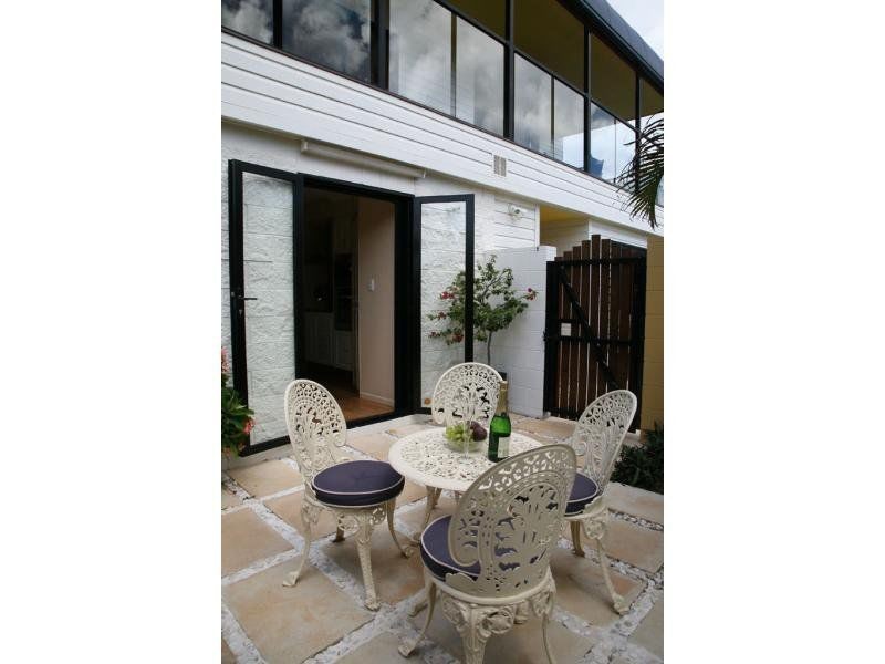 Moore Park Beach QLD 4670