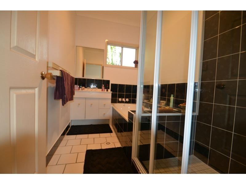 4 Aquamarine Road, Branyan QLD 4670