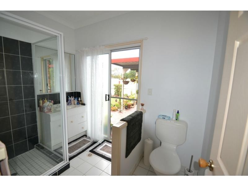 4 Aquamarine Road, Branyan QLD 4670