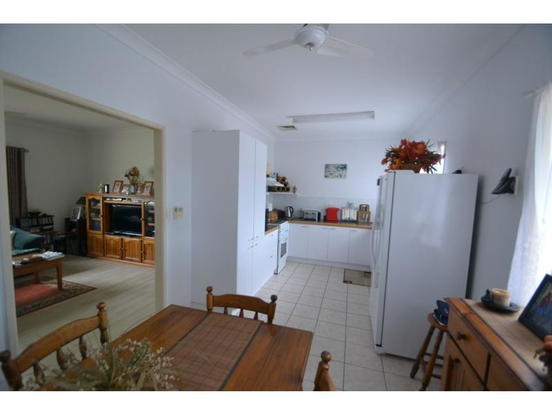 4 Aquamarine Road, Branyan QLD 4670