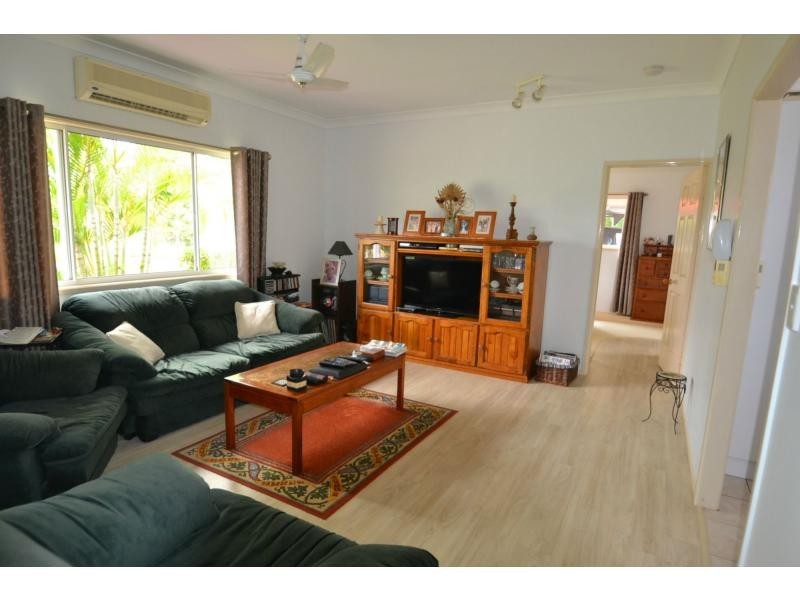 4 Aquamarine Road, Branyan QLD 4670
