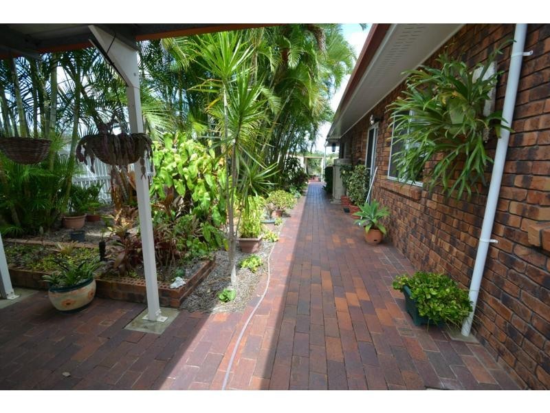 4 Aquamarine Road, Branyan QLD 4670