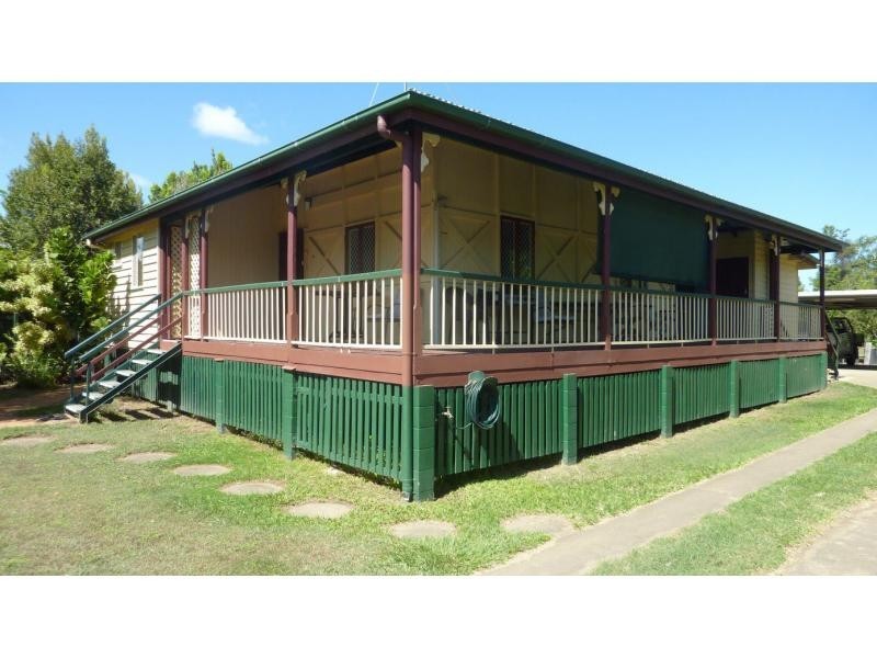 8 Cameron Street, Bundaberg North QLD 4670