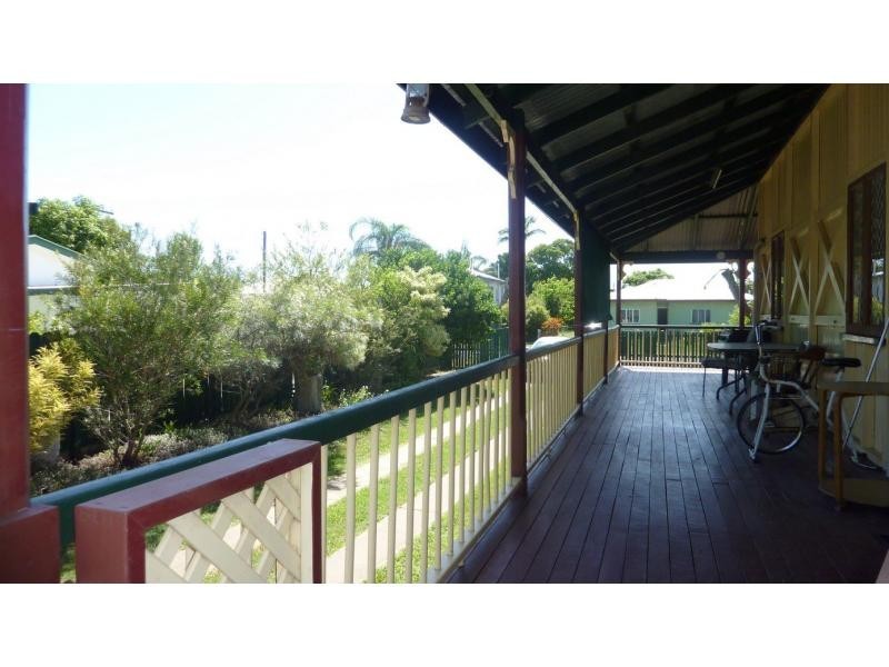 8 Cameron Street, Bundaberg North QLD 4670