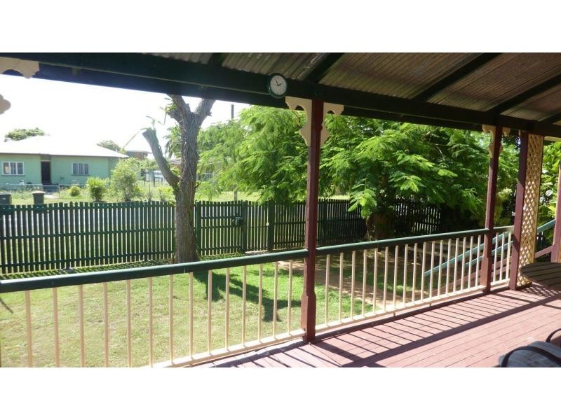 8 Cameron Street, Bundaberg North QLD 4670