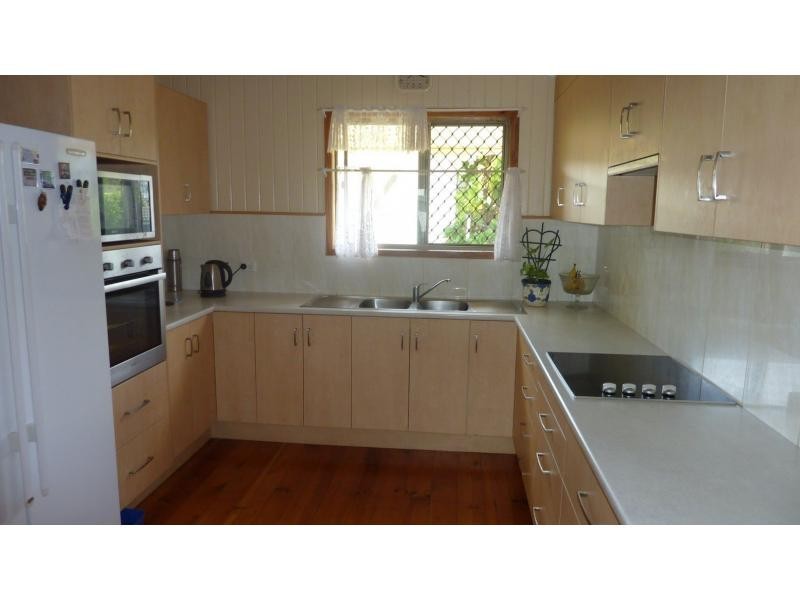 8 Cameron Street, Bundaberg North QLD 4670