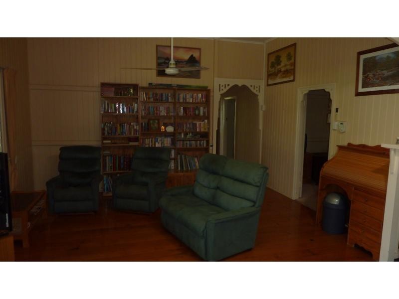 8 Cameron Street, Bundaberg North QLD 4670