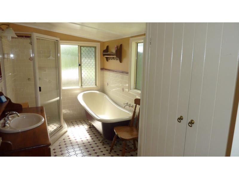 8 Cameron Street, Bundaberg North QLD 4670