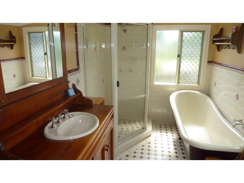 8 Cameron Street, Bundaberg North QLD 4670