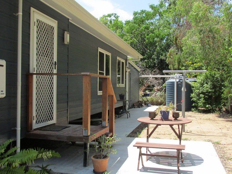 12 Moore Park Road, Moore Park Beach QLD 4670