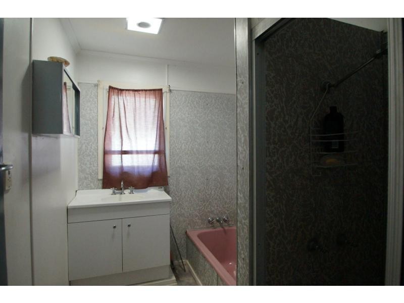 Avenell Heights QLD 4670