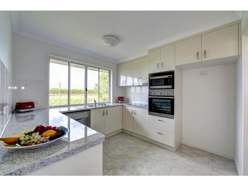 Avenell Heights QLD 4670