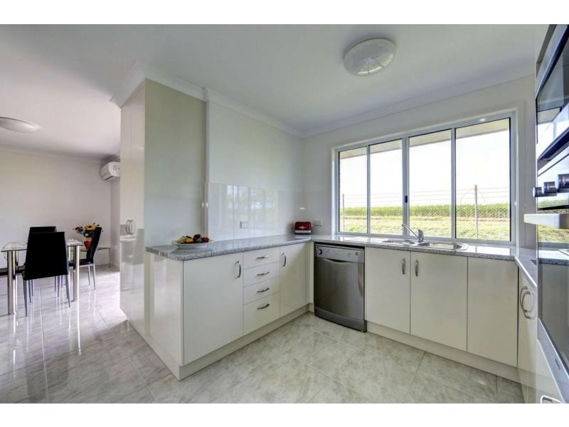 Avenell Heights QLD 4670