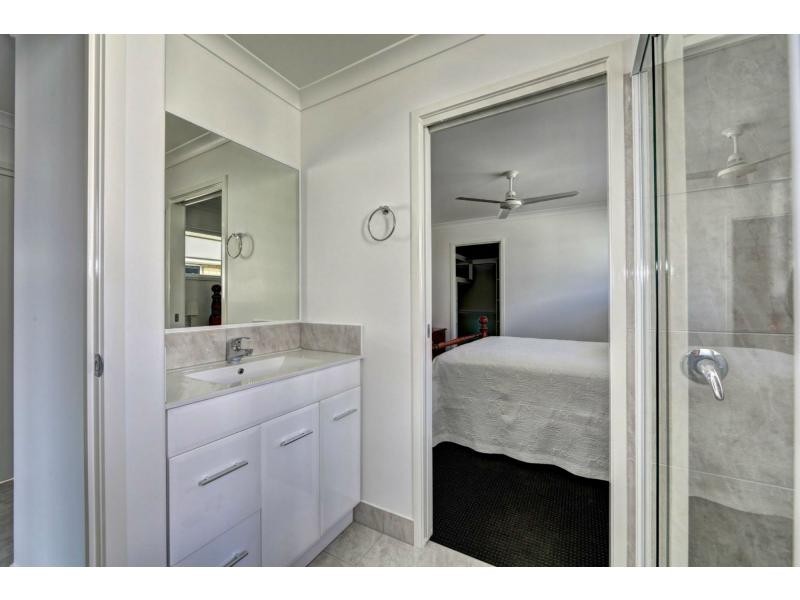 Avenell Heights QLD 4670