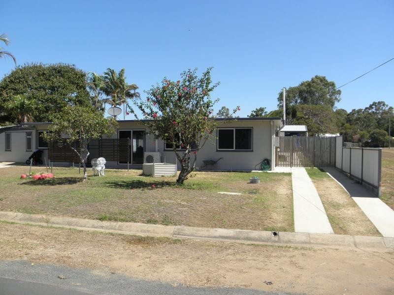 Moore Park Beach QLD 4670