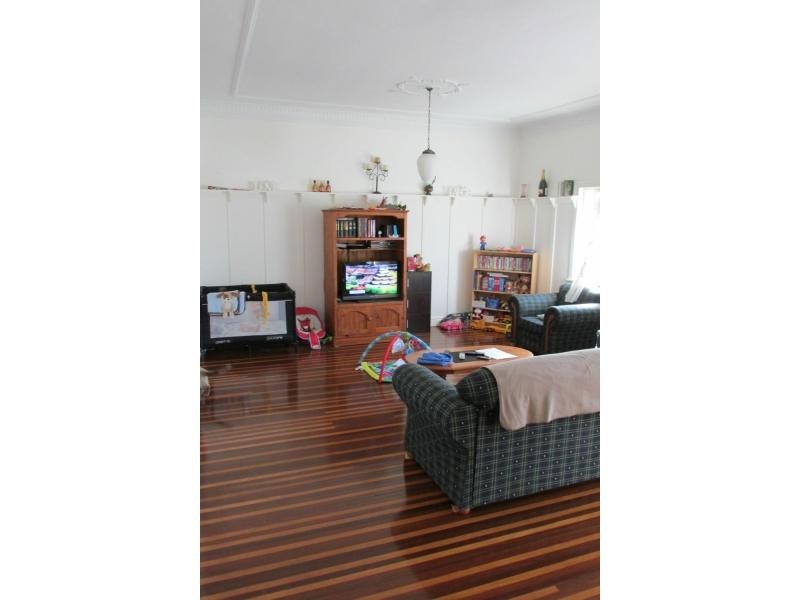 2 Coomber Street, Svensson Heights QLD 4670