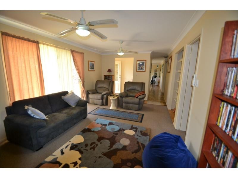 89 Pharlap Parade, Branyan QLD 4670